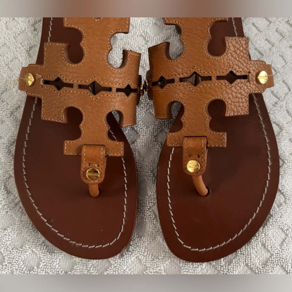 Tory Burch Phoebe Flat Thong Tumbled Leather Sandal Royal Tan Brown Size 6 30437 - Picture 5 of 16